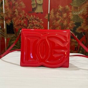 DOLCE GABBANA RED PATENT LEATHER LOGO BAG IN RED CLUTCH CROSSBODY